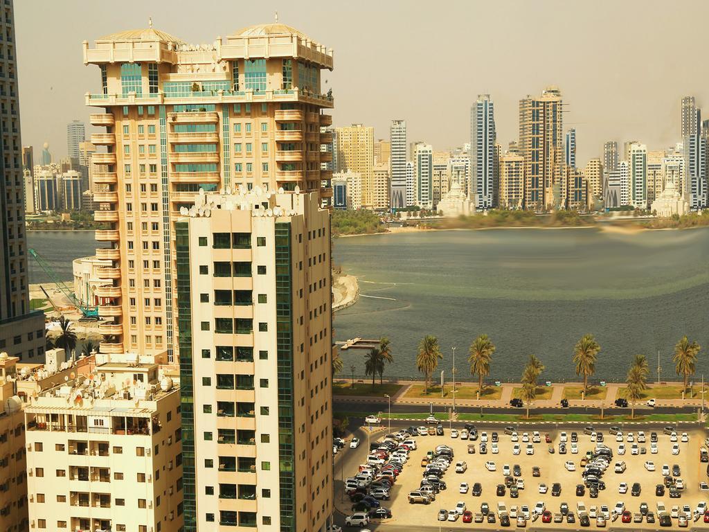 Arcadia Hotel Suites Sharjah Buitenkant foto
