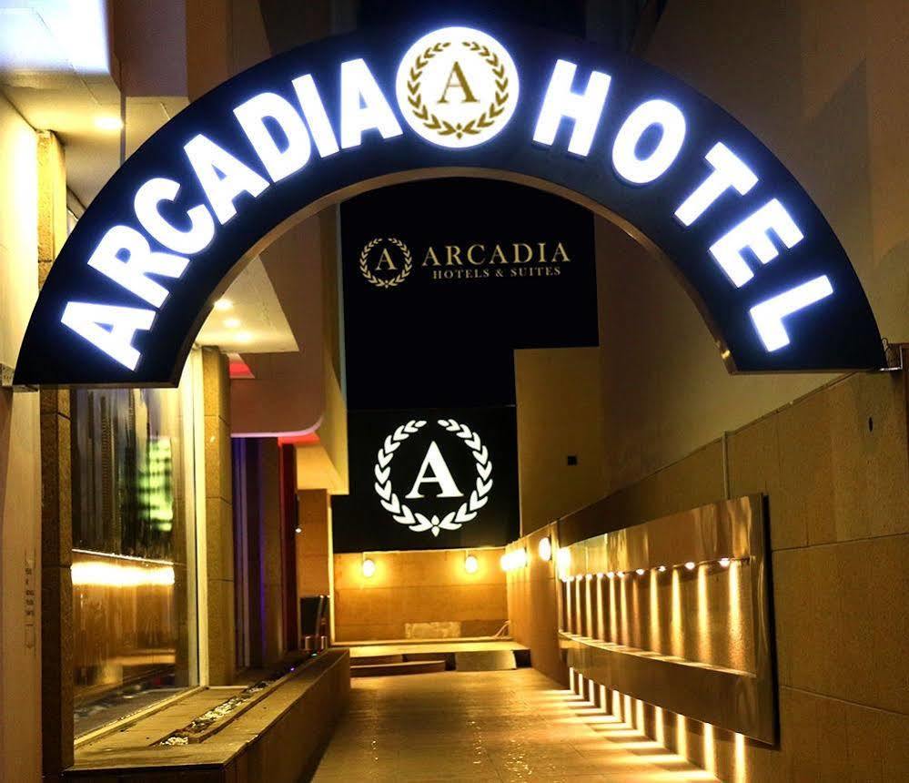 Arcadia Hotel Suites Sharjah Buitenkant foto